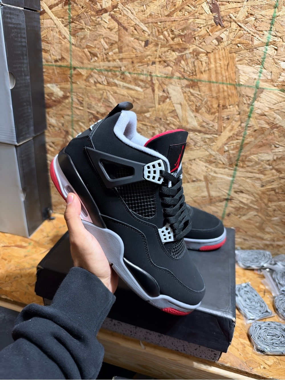 Air Jordan 4 Retro “Bred”